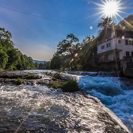 Mia * Visoko